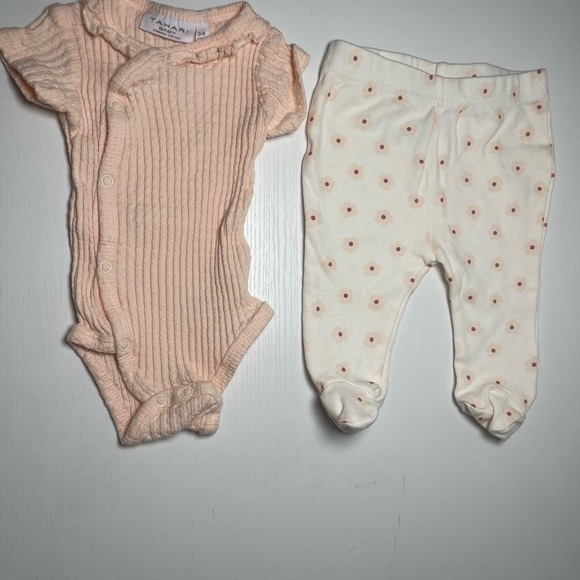 Tahari Baby Ribbed Bodysuit and Cream Patterned Pants - Picture 1 of 3